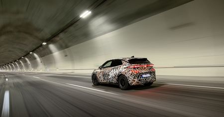 CUPRA Raval coraz bliżej debiutu. Elektryczny prototyp już na drogach
