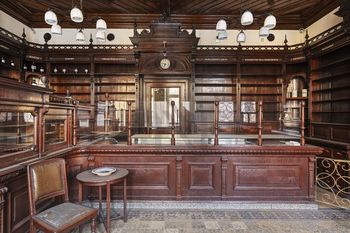 Historyczna apteka wystawiona na sprzedaż. Ma ponad 100 lat