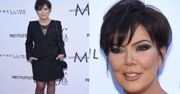 Naciągnięta Kris Jenner pozuje na ściance