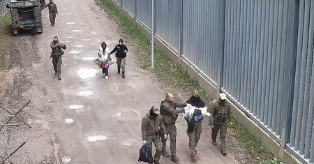 Urodziła w lesie przy granicy. Jaki jest stan noworodka?