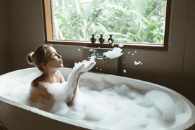 Puder do kąpieli – jak używać, gdzie kupić i jak zrobić?
