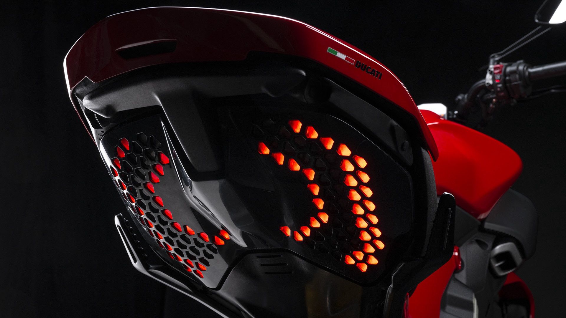 Ducati Diavel V4 2023