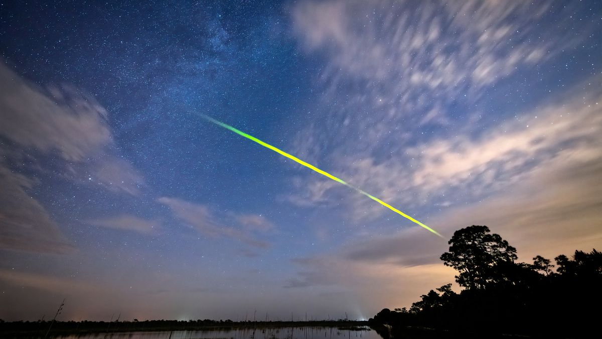 Rzadki meteor typu Green Fireball z roju meteorów Eta Akwaryd
