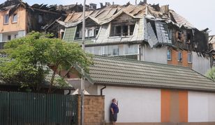 Pozwolili im wejść na chwilę. Mówią, co zastali po pożarze w Ząbkach