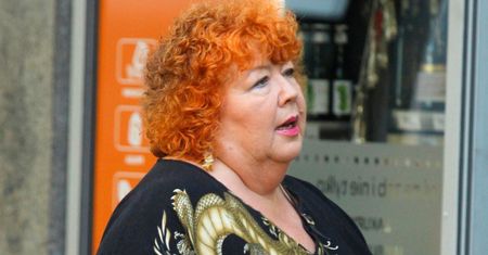 Odetchnęła po śmierci matki. Z pogrzebu prosto na wakacje