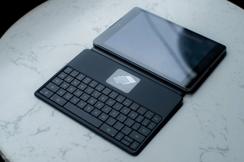 Wreszcie ładny Nexus. Widać rękę projektantów HTC 17