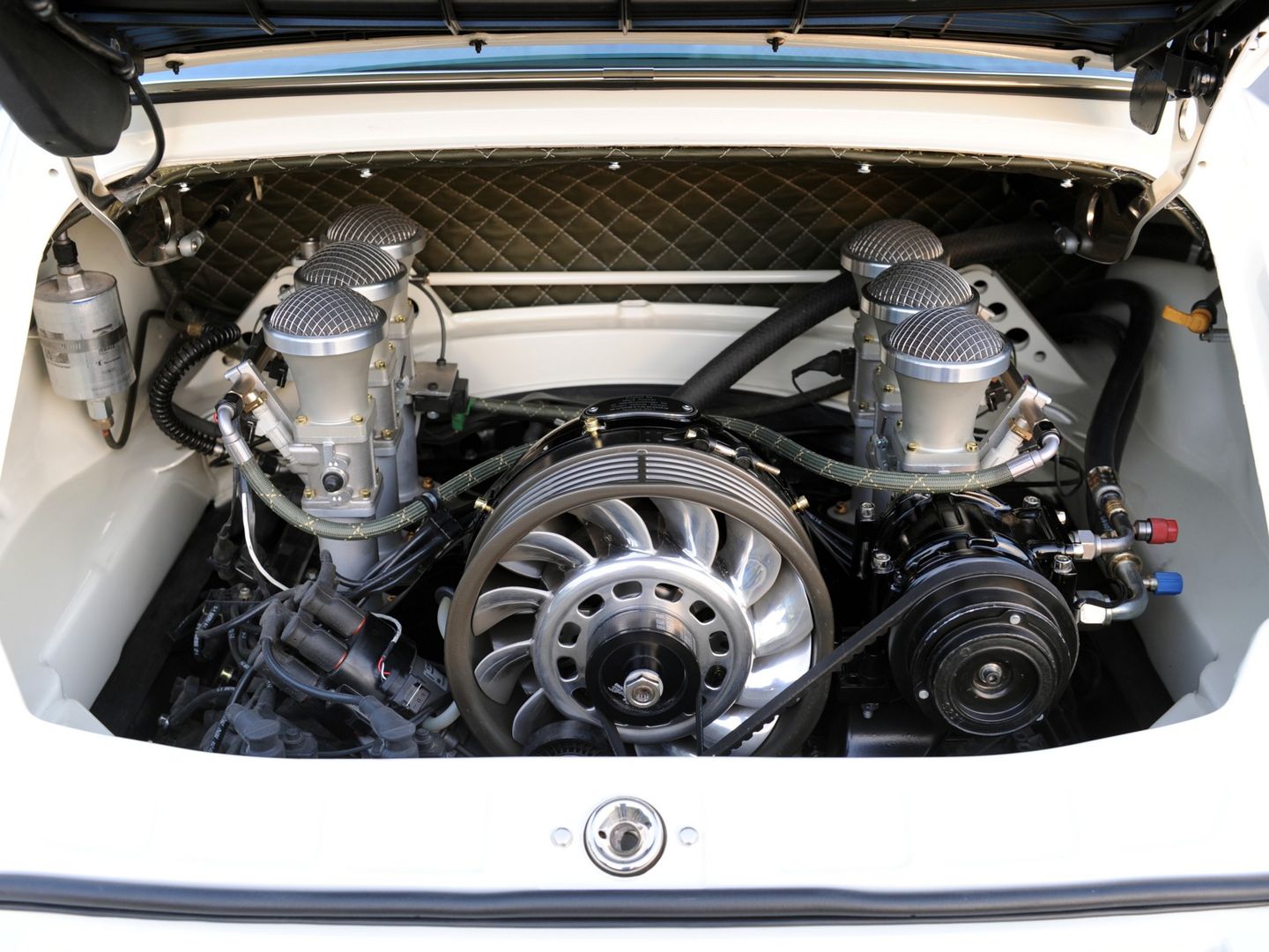 Singer Porsche 911 - król współczesnych klasyków 57
