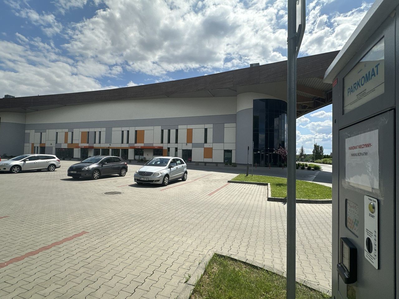 Tarnów: Parking przy Arenie Jaskółka pozostaje bezpłatny