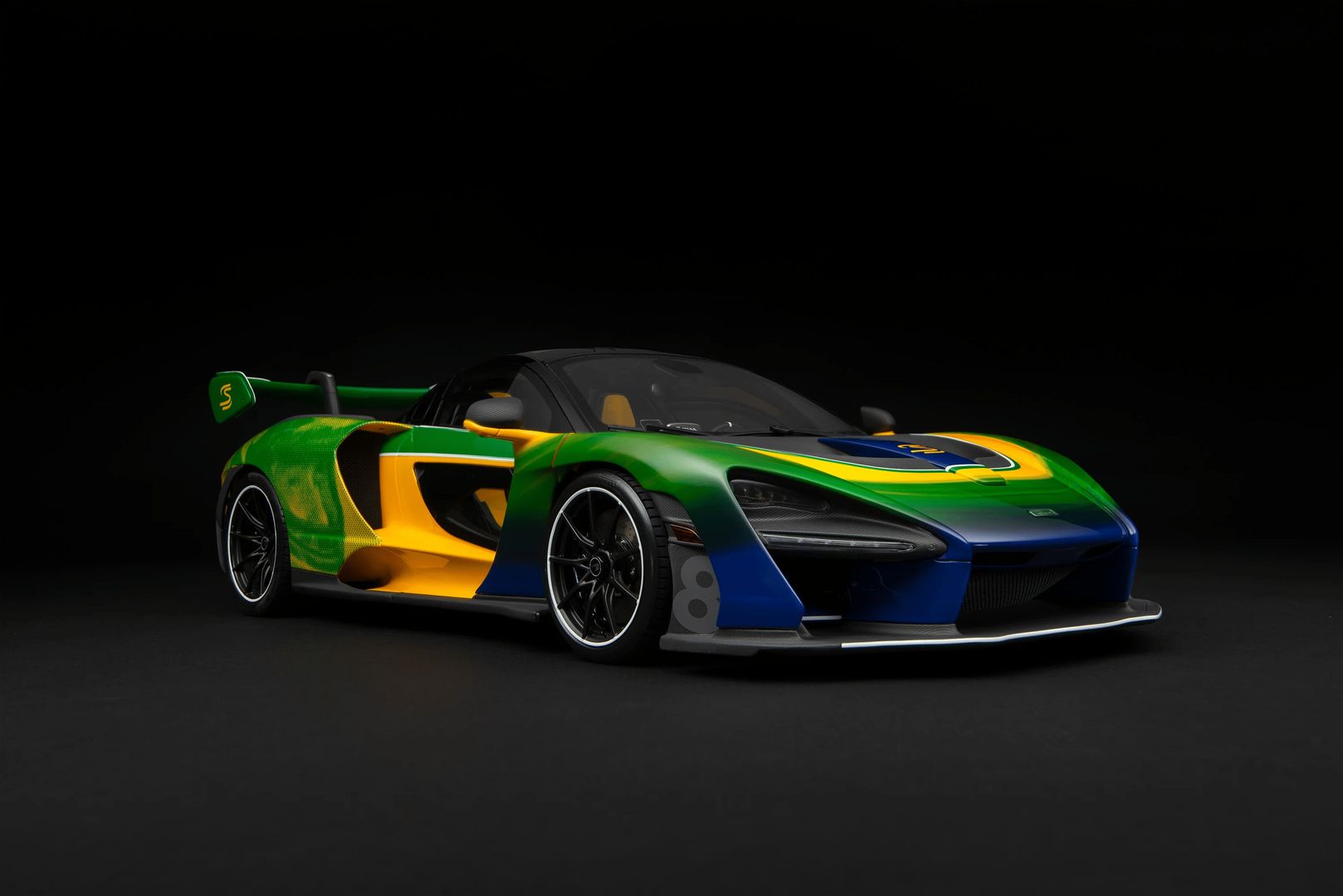 McLaren Senna Sempre w skali 1:8