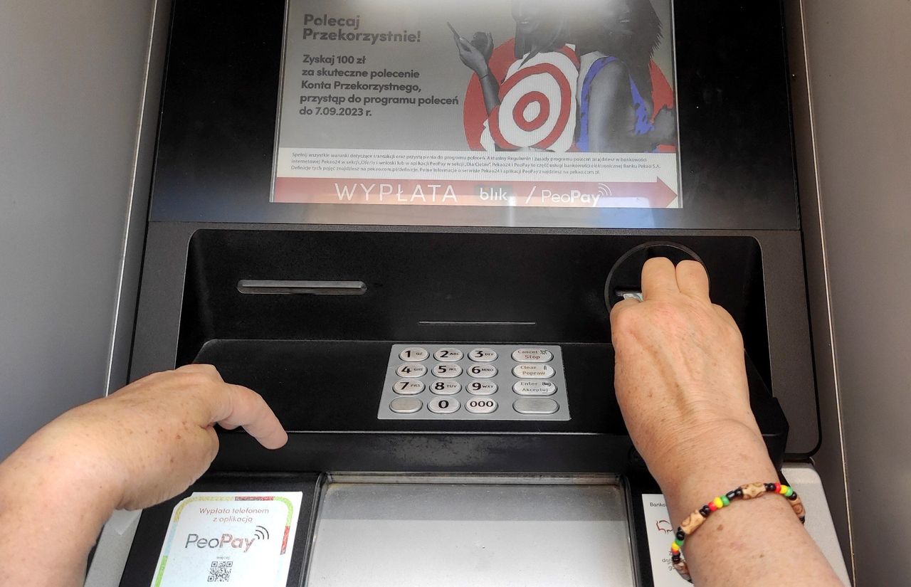 Takie wpłaty na konto mogą zainteresować Urząd Skarbowy. W tych sytuacjach możemy spodziewać się kontroli