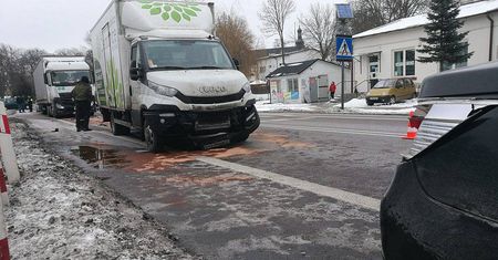 Niedrzwica Kościelna: Kolizja trzech pojazdów na DK 19 Lublin – Kraśnik. Ruch wahadłowy
