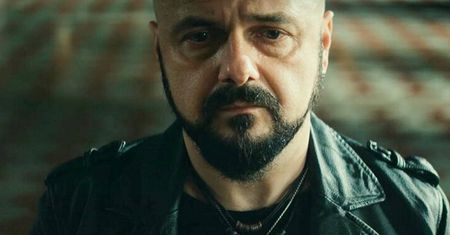 Kazano mu "spadać" do Izraela. Jakubik zdradził, co wypisuje o nim ultraprawica