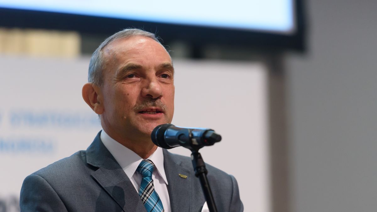 Prezes Jan Szynaka deklaruje, że zaszczepi nawet 4 tys. osób w ciągu tygodnia. 