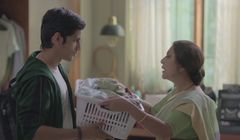 Procter &amp; Gamble radzi matkom, by wpajały synom obowiązki domowe (wideo)