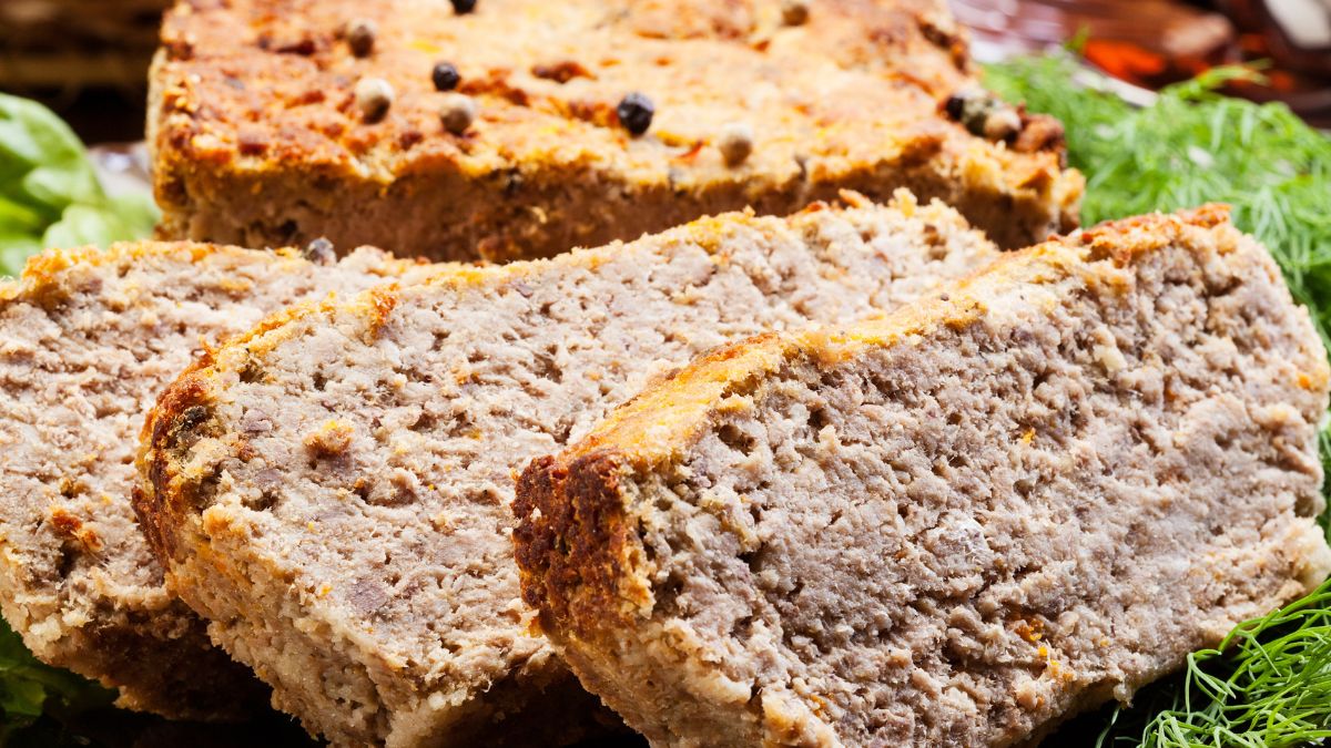 Jak zrobić domowy pasztet o kremowej konsystencji?