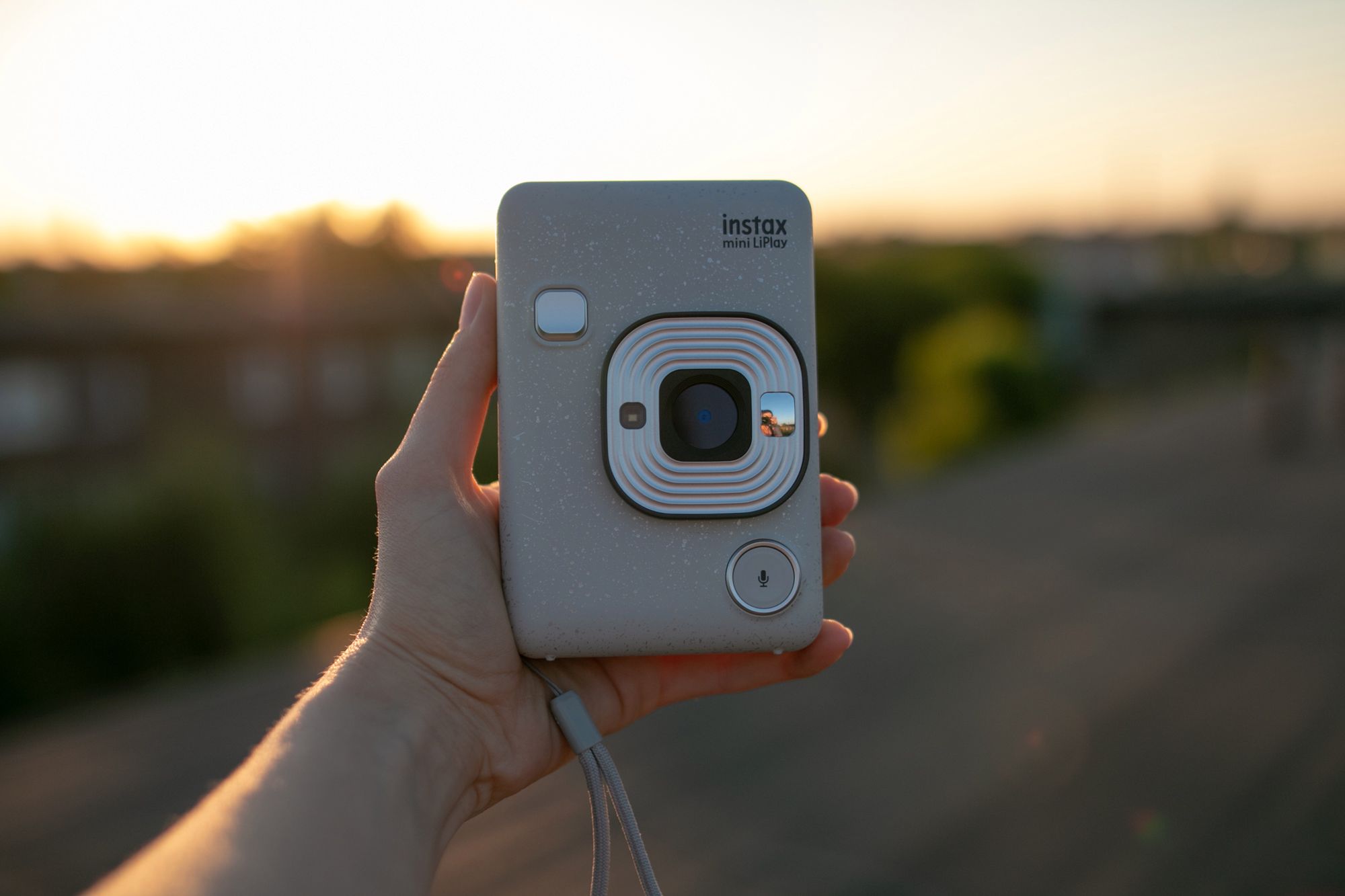 Instax mini LiPlay - stylowy towarzysz imprez 1