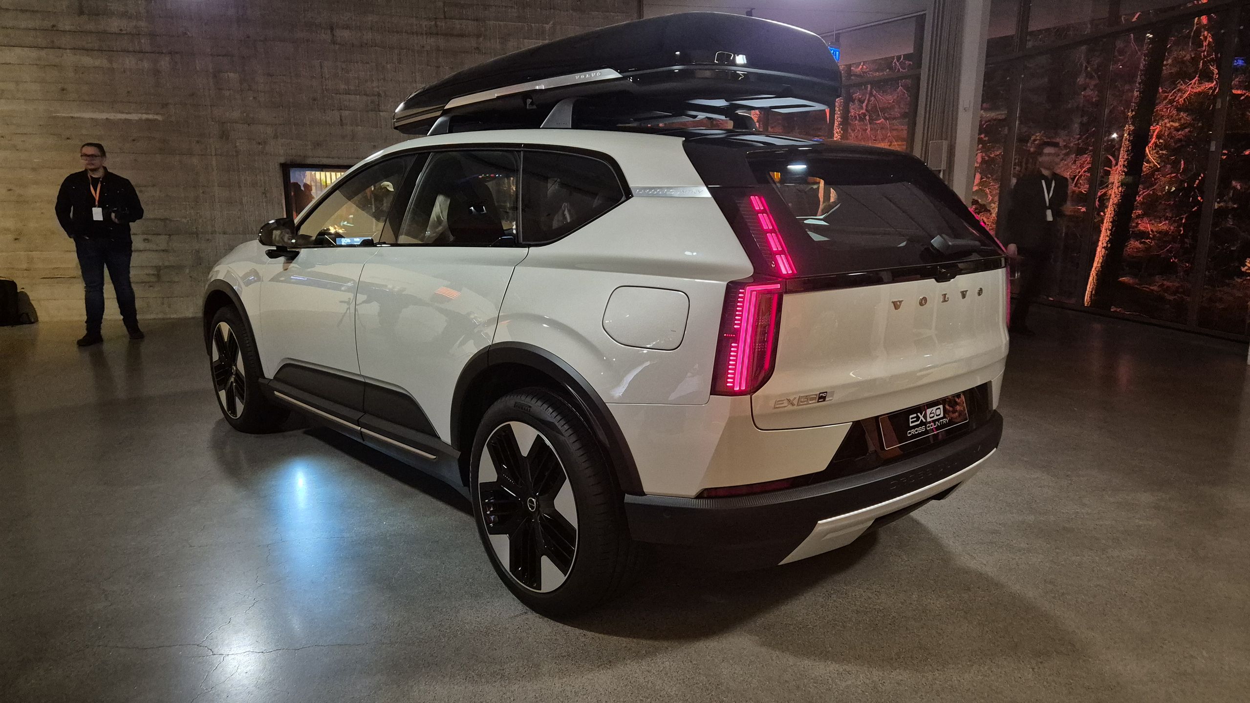 Volvo EX60 Cross Country