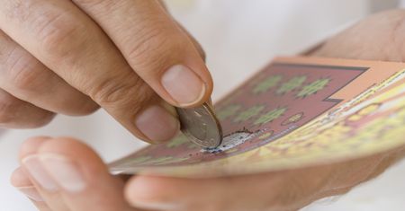 Bydgoszczanin wygrał 200 tys. zł. Wystarczyła nowa, świąteczna zdrapka