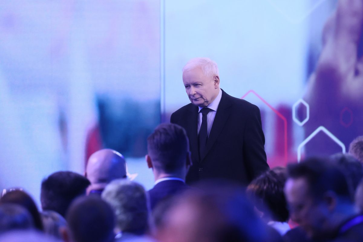 Jarosław Kaczyński zwiększenie 500 plus w 2022 roku nazywał "proinflacyjnym".