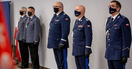 Katowice. Uroczyste przekazanie władzy w śląskiej policji. Roman Rabsztyn zastąpił Krzysztofa Justyńskiego