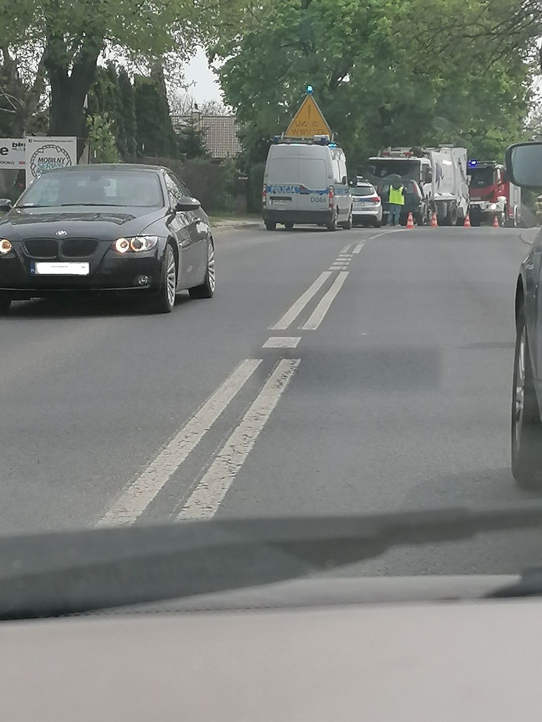 Honda wjechała w śmieciarkę na ul. Wyzwolenia