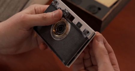 Papierowa "Leica" za 550 złotych. Nawet robi zdjęcia!