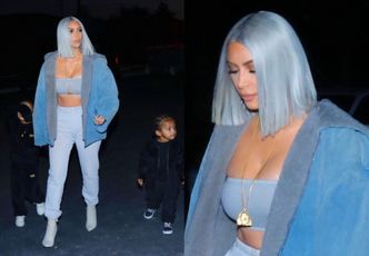 Błękitna Kim Kardashian zabrała smutne dzieci na świąteczną imprezę (ZDJĘCIA)