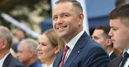 Nawrocki spełni obietnice? Polacy ocenili w sondażu WP