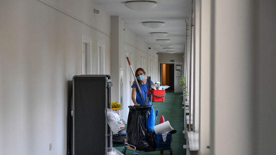 Koronawirus. Pokaz handlowy garnków w COVID-owym izolatorium? Hotel wciąż musi zarabiać