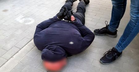 Warszawa. Ukradzioną kią przyjechali z Torunia do Warszawy