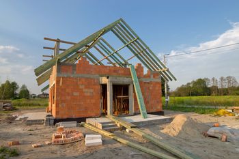 Prąd budowlany – co warto wiedzieć o kosztach i procedurach?