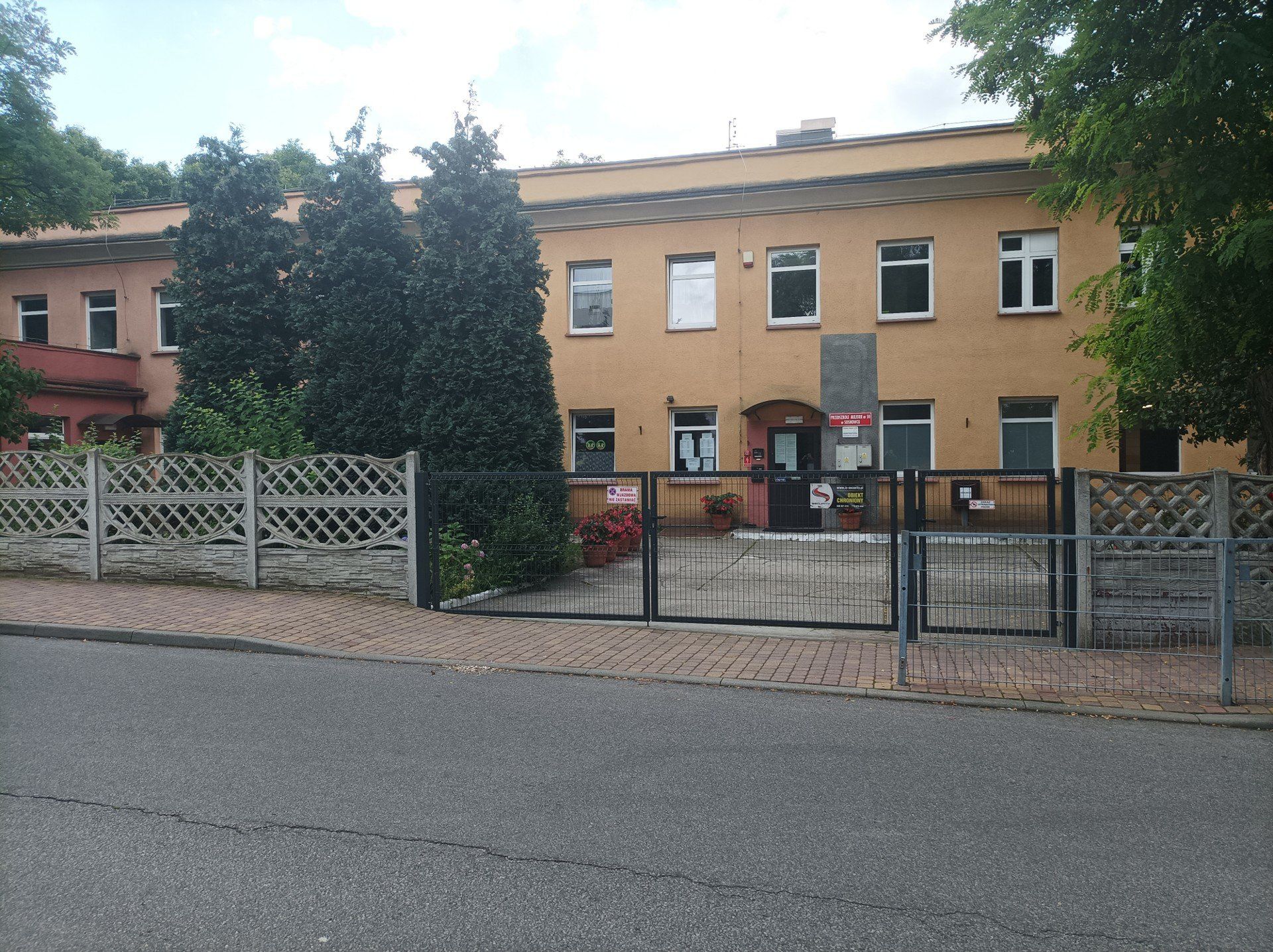 Policja dementuje: agresor zastrzelony w Sosnowcu nie jest migrantem. To Polak.