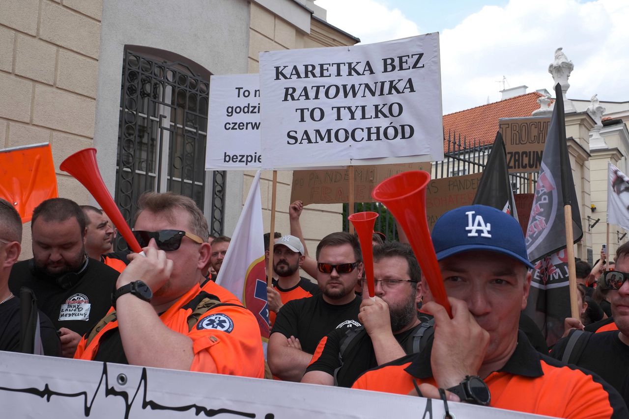 Protest ratowników medycznych w Polsce. Rząd rozmawiał ze uczestnikami