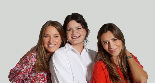 Maria Mazurczak, Anita Kozłowska i Natalia Bugdoł w zespole produkcyjnym Papaya Films