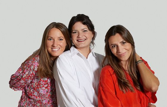 Maria Mazurczak, Anita Kozłowska i Natalia Bugdoł w zespole produkcyjnym Papaya Films