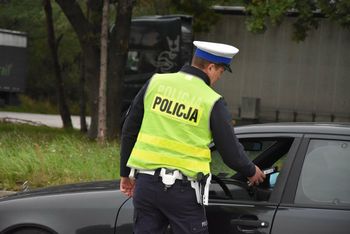 Długi weekend w zachodniopomorskim: duży ruch na drogach i działania policji