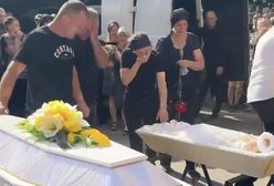 Dwie białe trumny. Rozpacz na pogrzebie matki i córki, ofiar rosyjskiego ataku