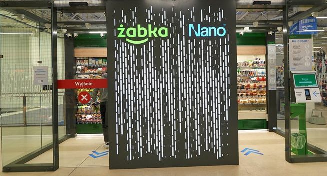 Bezobsługowa Żabka Nano otwarta w Decathlonie