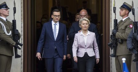 Miliardy dla Polski oddalają się? Bruksela stawia sprawę jasno
