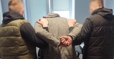 Policjanci dopadli seryjnego złodzieja katalizatorów. Miał na koncie kilkadziesiąt kradzieży