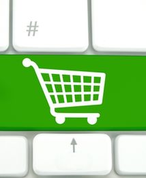 Polacy coraz chętniej kupują w sieci