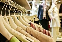 Ceny w sklepach internetowych spadły szybciej niż w tradycyjnych