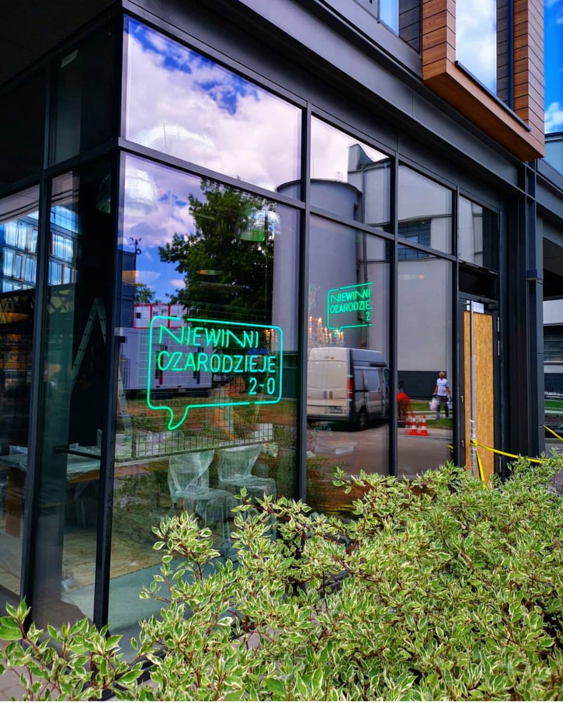 Kuba Wojewódzki otwiera restaurację