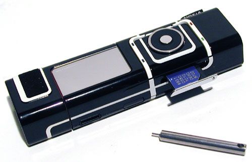 źródło: http://www4.pcmag.com/media/images/92477-nokia-7280-sim-card.jpg