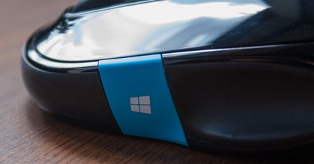 Microsoft Sculpt Comfort Mouse — pomachaj jej (kciukiem) na do widzenia