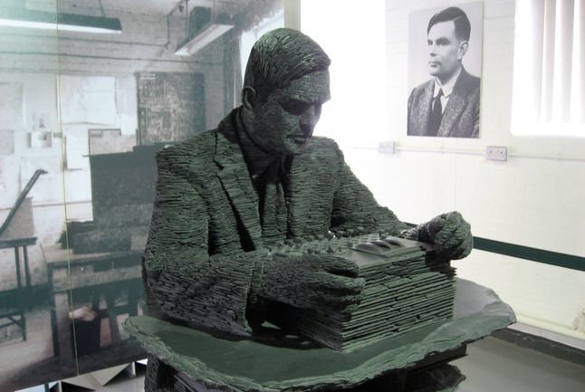 Pomnik Alana Turinga w Bletchley Park, fot. Jon Callas
