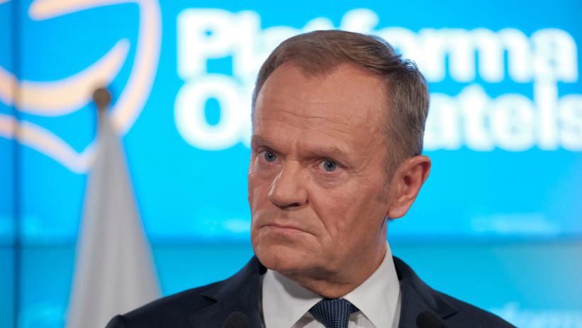 Donald Tusk jest mocniejszy niż rok temu, ale ma problemy. “Bez tego czeka nas katastrofa”