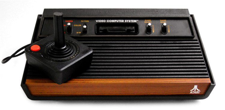 Atari 2600 to niekwestionowana królowa konsol domowych z przełomu lat siedemdziesiątych i osiemdziesiątych.