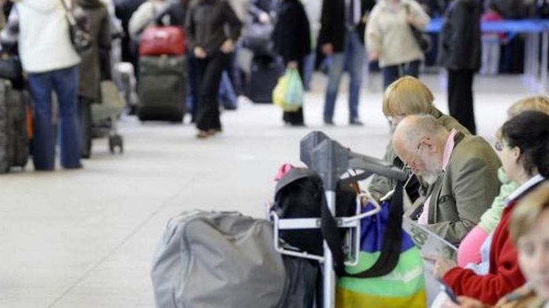 W czwartek na lotniskach w 23 krajach Europy, w tym także w Polsce, pojawią się stoiska informacyjne dla pasażerów.