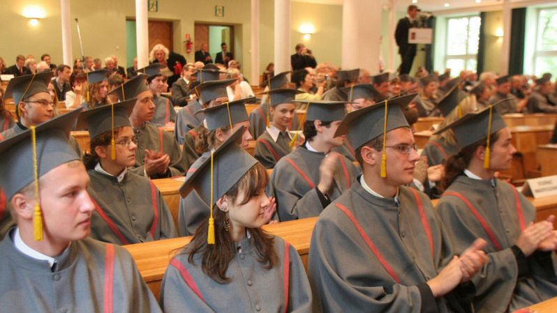 Zamiast za oceanem studenci w wakacje wolą pracować w Łodzi.